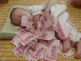 抱着钱钱入梦乡